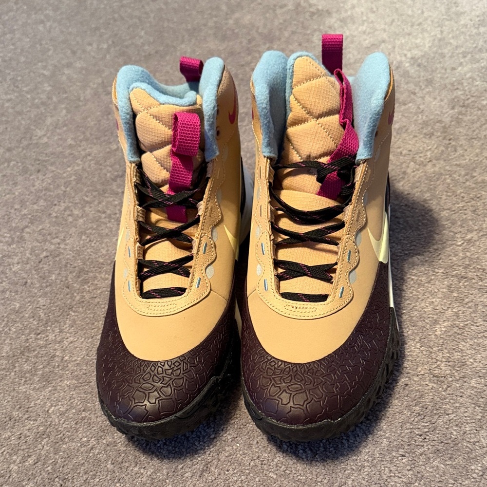 Nike Women's boot - Tan, Brown, and Pink